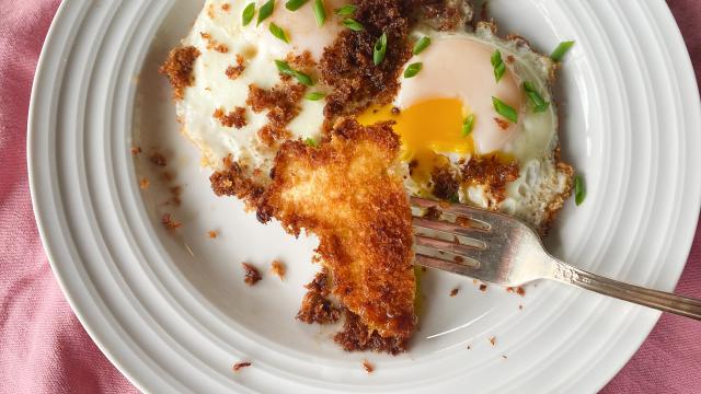 Use Panko to Add a Buttery Crunch to Your Fried Eggs and Scrambles