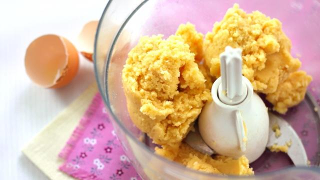 How to Empty Your Food Processor Without the Blade Falling Out