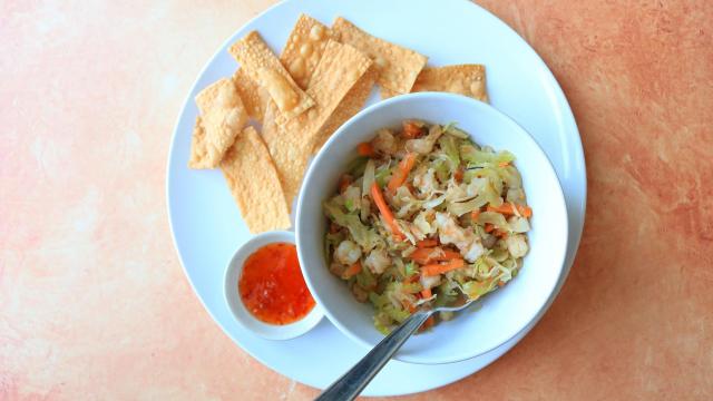 Turn a Shrimp Egg Roll Into Chips and Dip