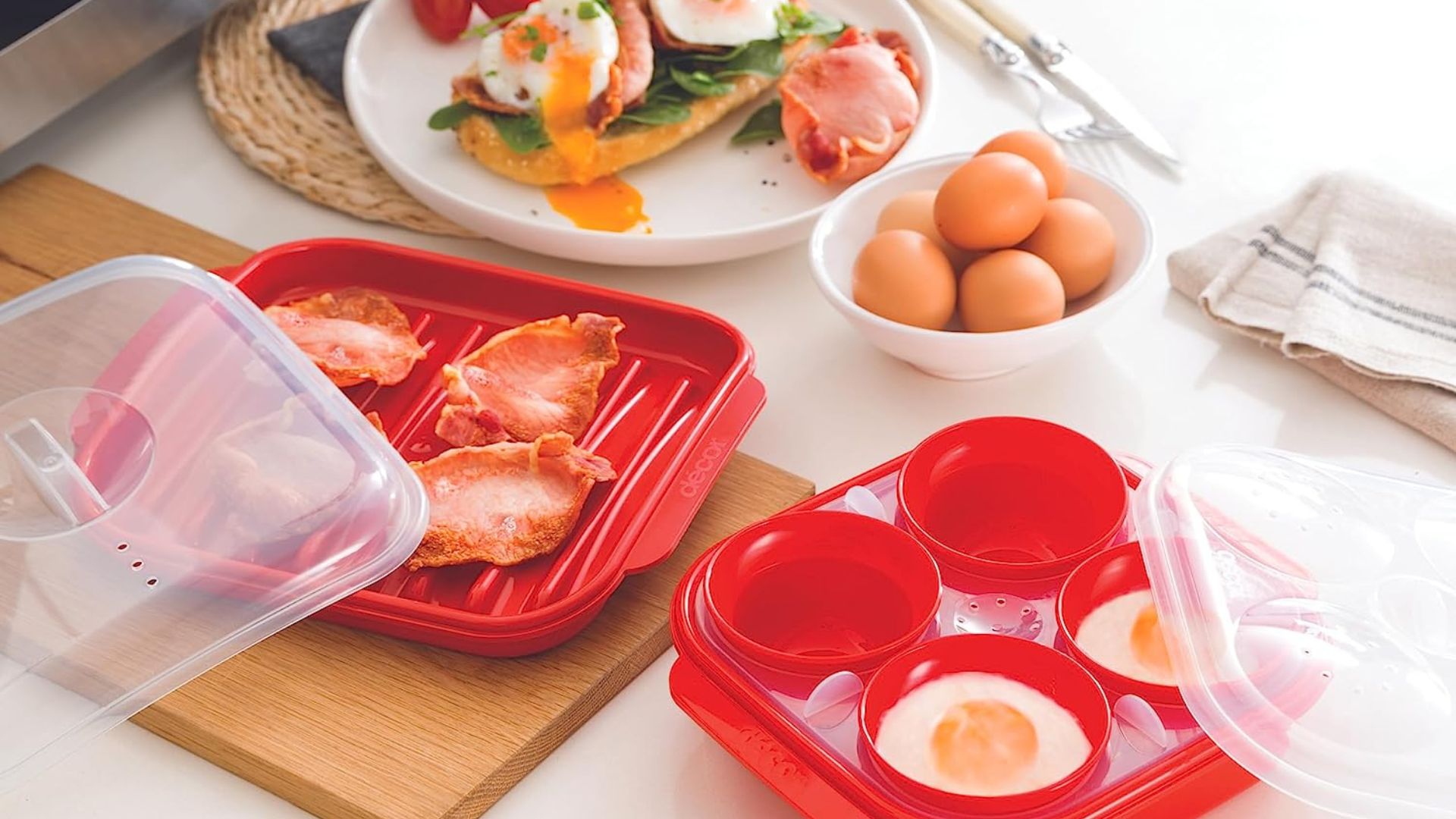 Recreate Café-Worthy Brekkie At Home With This Microwave Egg Poacher