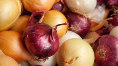 What’s the Difference Between White, Red and Brown Onions?