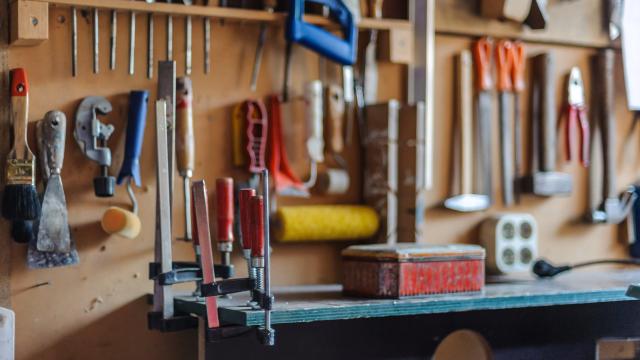 8 Ways to DIY a Tool on the Spot