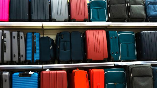 The Pros and Cons of Hard-Shell Vs. Soft-Sided Luggage