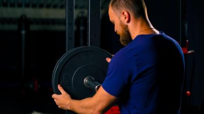 The Right Ways to Load and Unload a Barbell