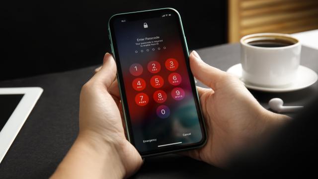 Evil Week: Everything You Can Do With a Locked iPhone