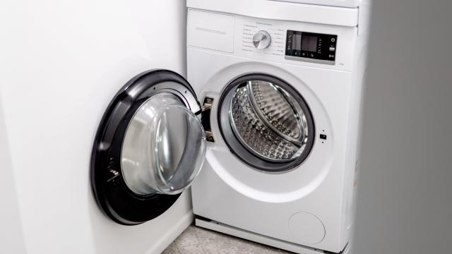 The Easiest Way to Clean Your Washing Machine