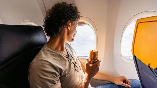 Flight Etiquette: 5 Foods You Really Shouldn’t Bring on a Plane