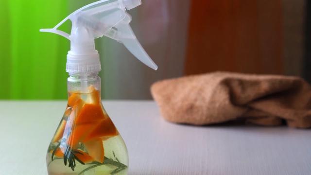 Use This Formula to Make Your Own Deodorising Spray