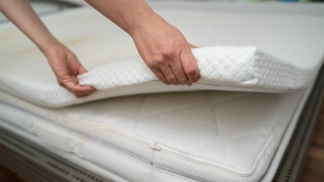 How to Clean Your Foam Mattress Topper