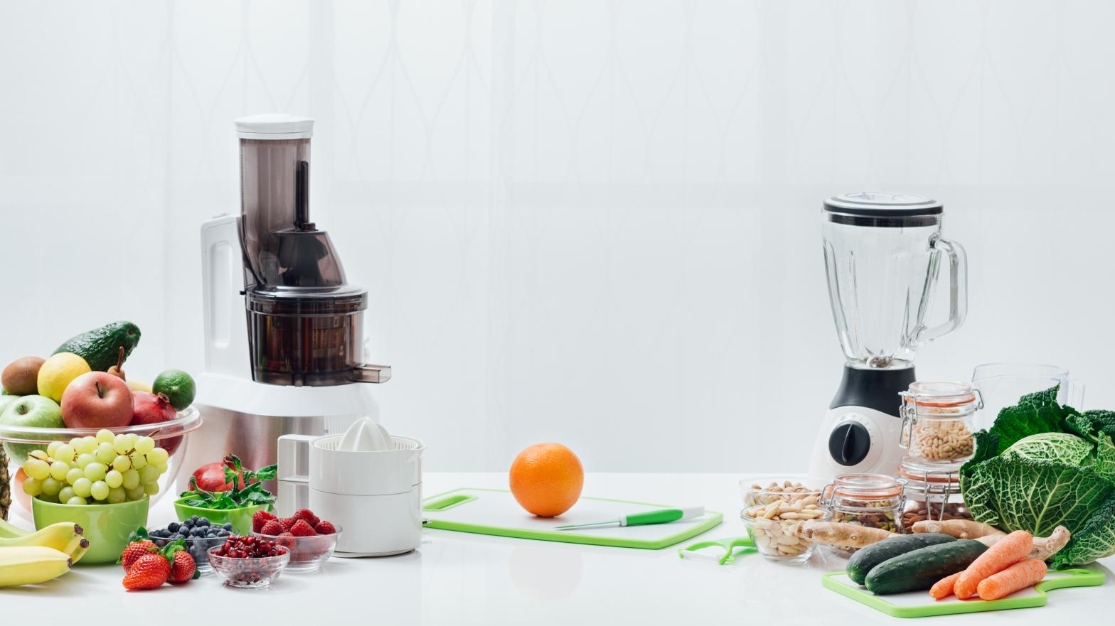 How to Decide Between a Juicer and a Blender