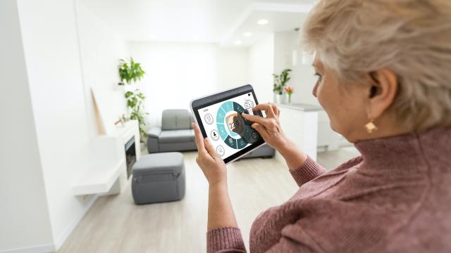 These Smart Home Products Can Help Older People Live Independently