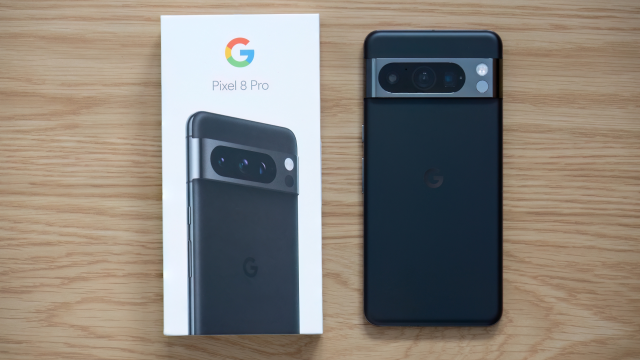 The Pixel 8 Can’t Access Google’s Latest AI Tools for Some Reason