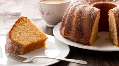 The 4 Best Ways to Fix a Dry Cake
