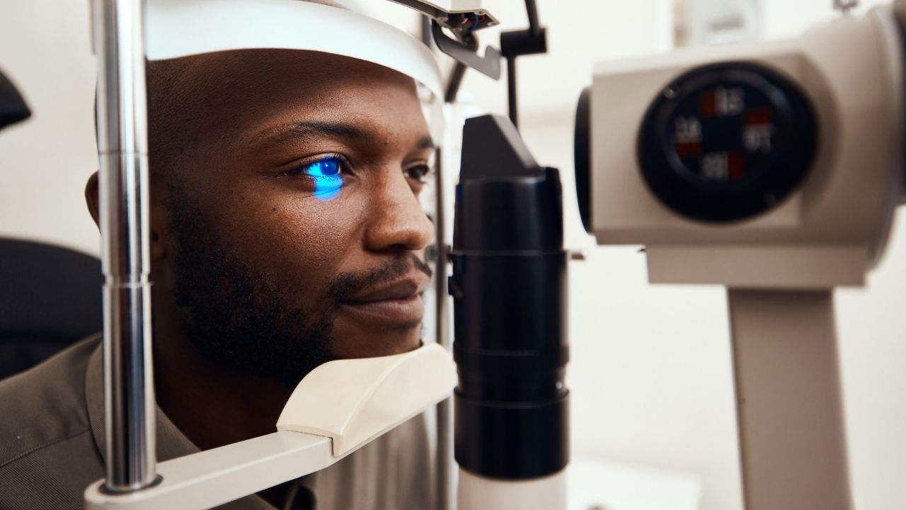 Progetti di ricerca sull'optometria Quasi la metà del mondo avrà bisogno di occhiali entro il 2050