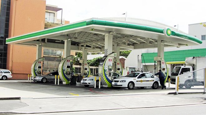 Can You Save Money On Petrol By Half-Filling Your Fuel Tank?