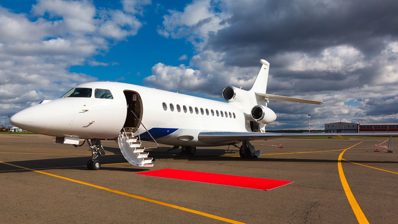 How To Score A Private Jet At Airline Prices [Infographic]