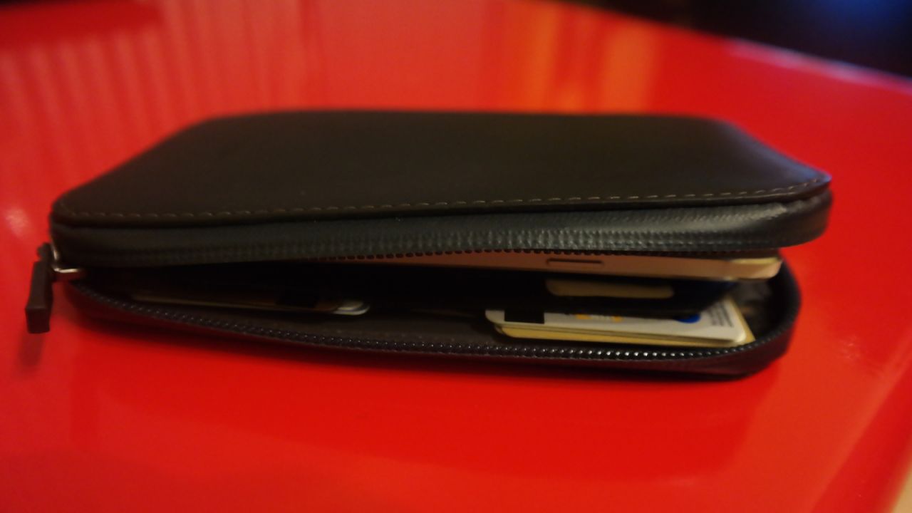 Bellroy’s Elements Phone Pocket Plus Combines A Wallet And A Smartphone Case