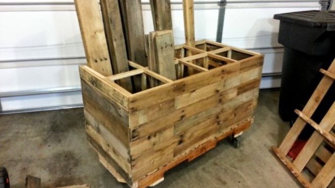 Build A Rolling Timber Storage Cart From Pallets To Save Some Cash