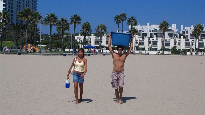 Bury Your Esky In The Sand To Keep Food And Drinks Cool At The Beach