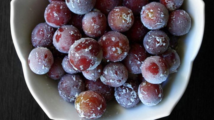 Will You Crave These Boozy Caramel Grapes?