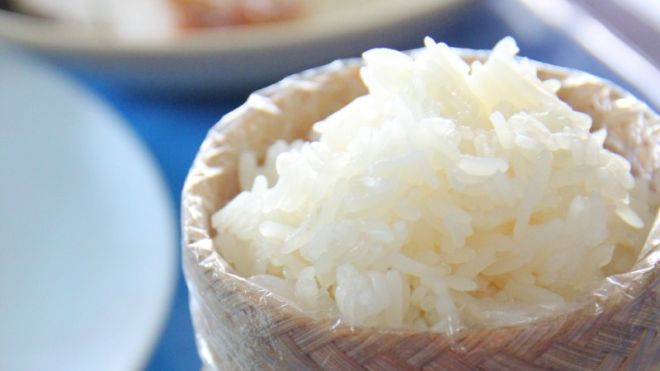 Make Thai Sticky Rice Using A Colander And A Pot