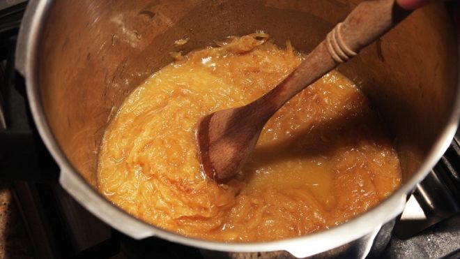 Make A Quick Batch Of Tasty Caramelised Onions With A Pressure Cooker