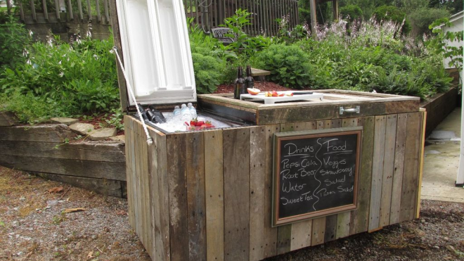 Turn An Old Fridge Into An Awesome Party-Friendly Cooler