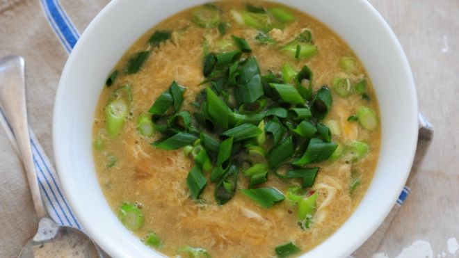 Make Silky, Takeaway Quality Egg Drop Soup At Home With Cornstarch