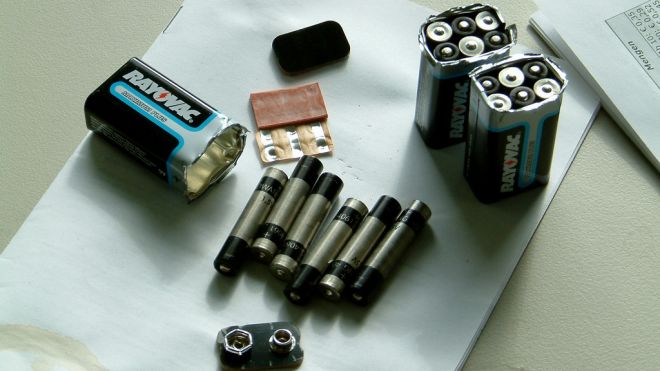 Carefully Peel A 9V Battery To Find Smaller Batteries Inside