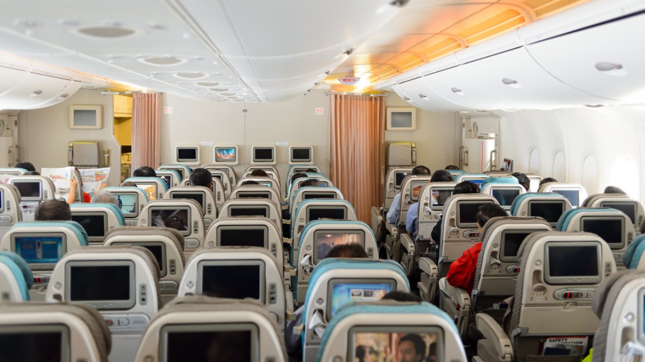 When Is It ‘Not Okay’ To Recline Your Aeroplane Seat?