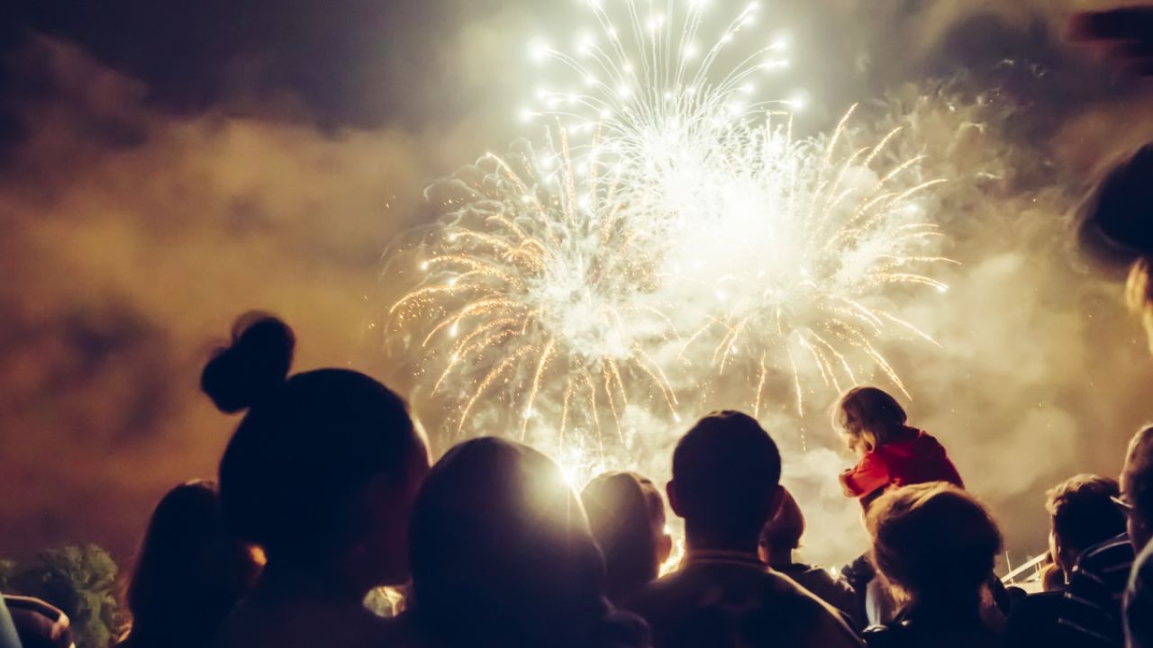 Video Briefly: Artisan Fireworks, Mario World Record Broken, Kevlar Tests