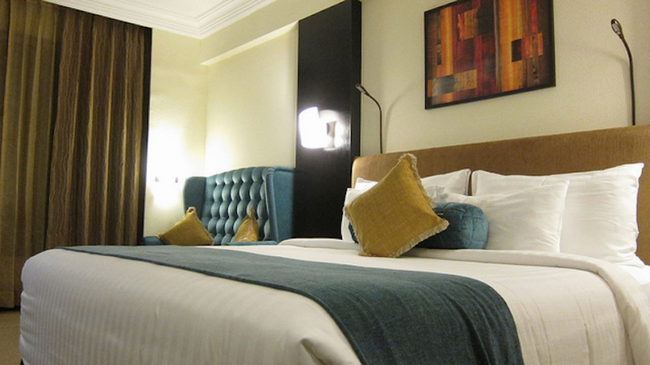 Save Money On Summer Travel By Booking A Business Hotel