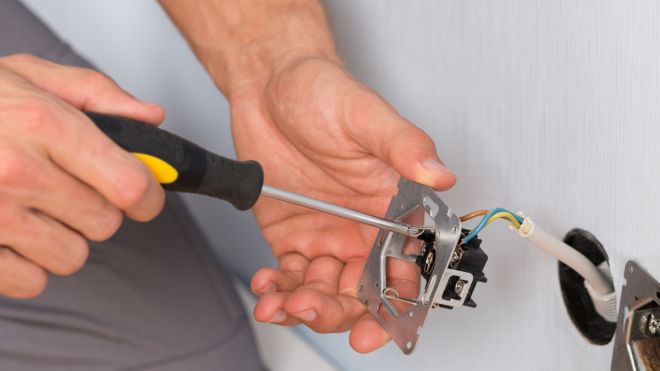 Ask LH: Should I Bust My Mate For Doing Illegal DIY?