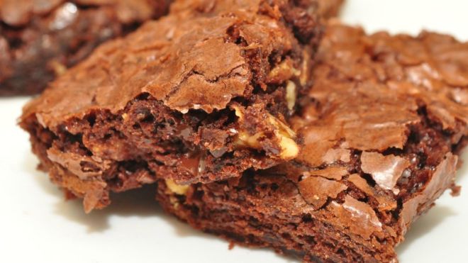 Chocolate Chips Are The Secret Ingredient To A Shiny, Crackly Crust For Your Brownies