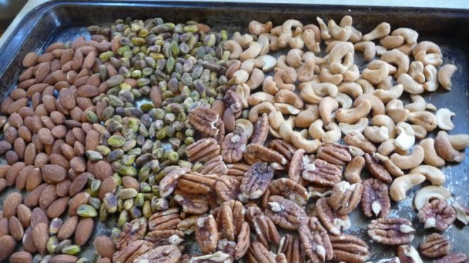 Why You Shouldn’t Grind Up Nuts Fresh From The Oven