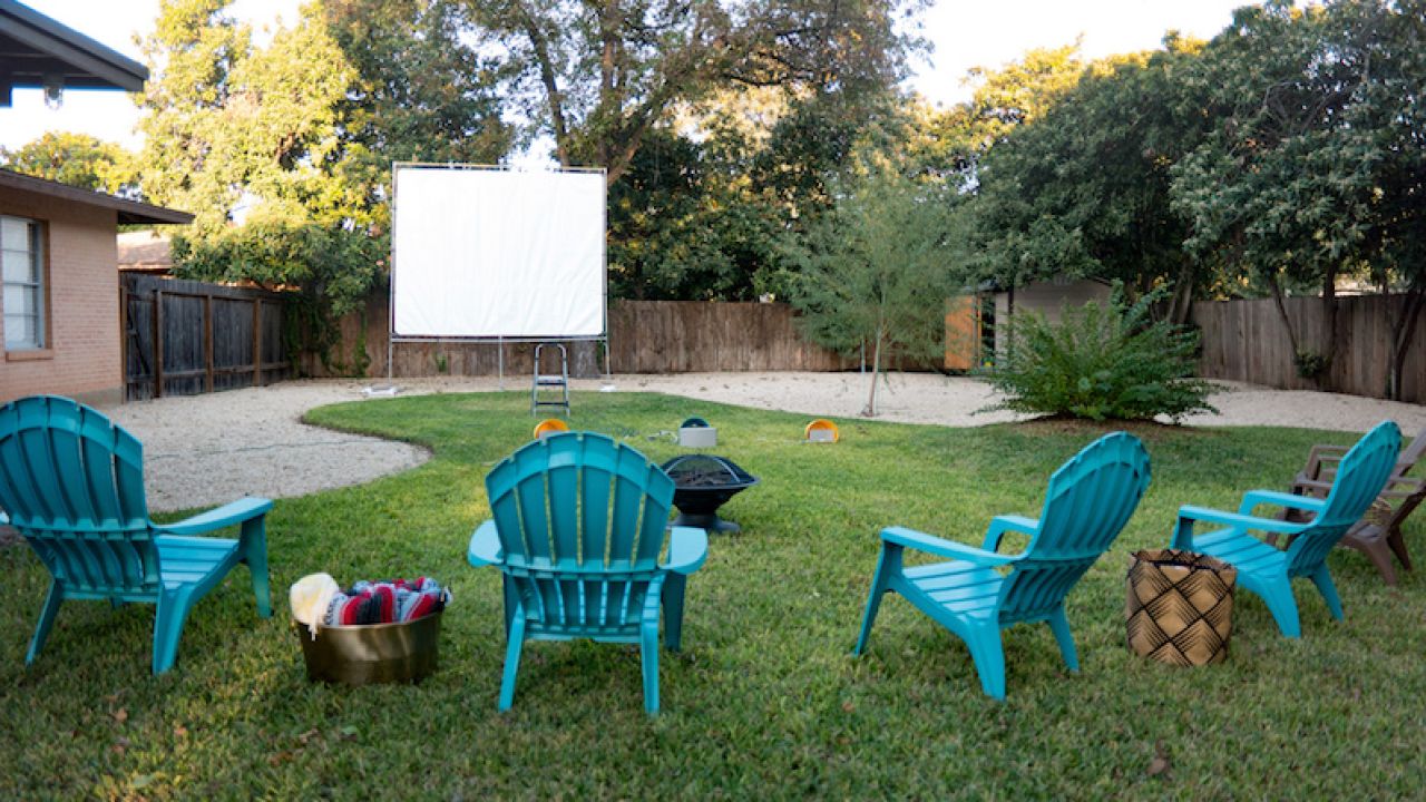 Build Your Own Movie Screen For Summer Backyard Parties