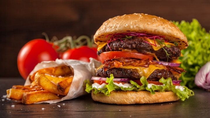 Dealhacker: Get Two Burgers For The Price Of One At Deliveroo