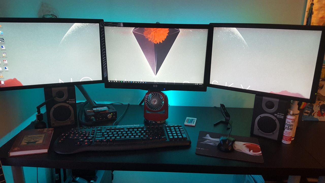 The No Man’s Sky Triple Monitor Workspace