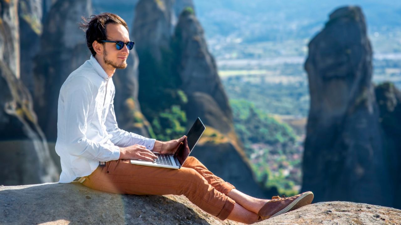 How To Be Efficient When Working And Travelling
