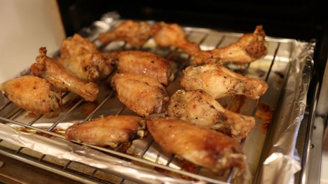 Alton Brown’s Secret To Super Crispy Baked Chicken Wings
