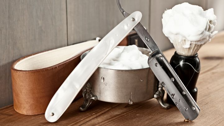 Classic Hacks: How To Shave With A Straight Razor