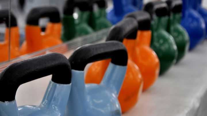 Make Your Own Adjustable Kettlebell Substitute For $10