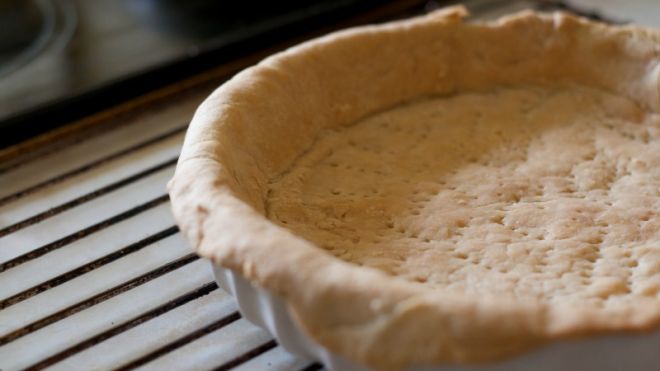 This Sturdy Crust Holds Its Own Against Juicy Fillings