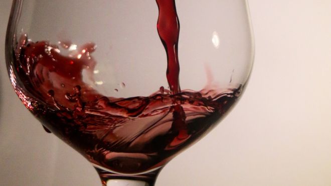 The Secret To Pouring The Right Amount Of Wine Is All In The Glass Shape