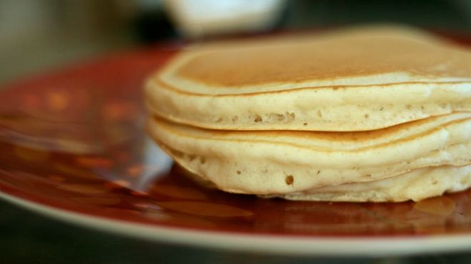 Separate Egg Yolks From Whites For Incredibly Fluffy Pancakes