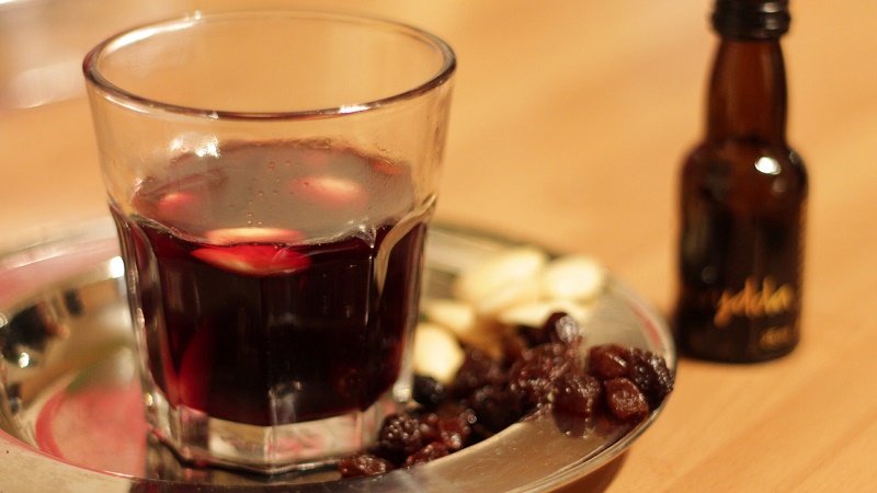 10 Cold Weather Cocktails Guaranteed To Warm Up Your Winter