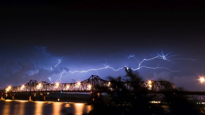 Take Great Photos Of Lightning With A Low Noise Camera And A Fast Lens