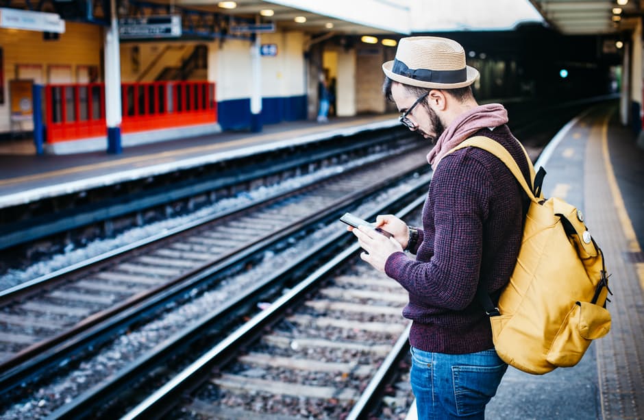 Travel Hacker: How To Avoid Excessive Mobile Data And Roaming Fees When Travelling
