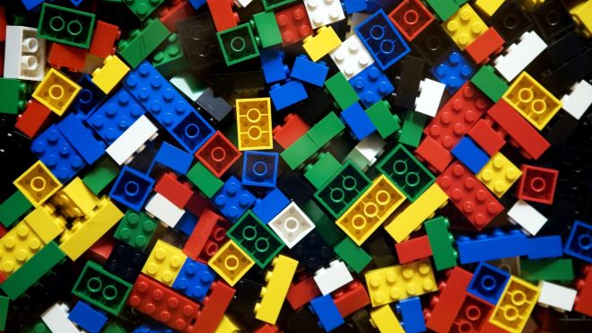 5 Useful Items You Can Build With Your Kid’s LEGO
