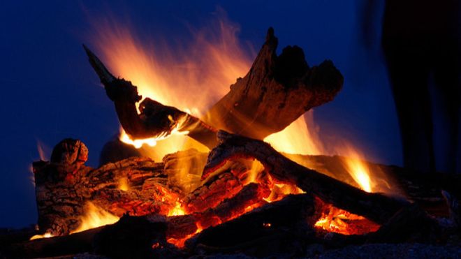How To Have The Best Bonfire Of The Summer